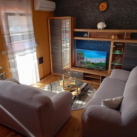 Appartamento Apartman Barbara Pola Esterno foto